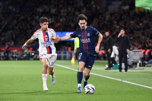 Paris Saint-Germain FC v Olympique Lyonnais - Ligue 1 McDonald s 44 Khalis MERAH (ol) - 17 VITINHA (psg) during the Ligue 1 McDonald s match between Paris Saint-Germain FC and Olympique Lyonnais at Parc des Princes on April 19, 2026 in Paris, France. Paris France  Copyright: xFEPx 776348360