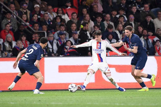 Paris Saint-Germain FC v Olympique Lyonnais - Ligue 1 McDonald s 06 Illya ZABARNYI (psg) - 17 Afonso MOREIRA (ol) during the Ligue 1 McDonald s match between Paris Saint-Germain FC and Olympique Lyonnais at Parc des Princes on April 19, 2026 in Paris, France. Paris France  Copyright: xFEPx 776348360