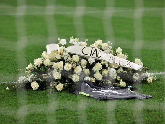 Juventus FC v Bologna FC 1909 - Serie A Juventus pays tribute to Alex Manninger before the match against Bologna in Torino, Italy, on April 19, 2026. Torino Italy  Copyright: xLorisxRosellix originalFilename:roselli-juventus260419_npfiO.jpg