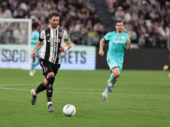 Juventus FC v Bologna FC 1909 - Serie A Manuel Locatelli participates in the Serie A 2025-2026 match between Juventus and Bologna in Torino, Italy, on April 19, 2026. Torino Italy  Copyright: xLorisxRosellix originalFilename:roselli-juventus260419_npBhX.jpg