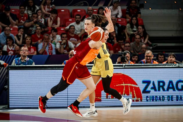 ESP: Galatasaray Cagdas Faktoring v Fenerbahce Opet. Final game Euroleague Women Final Six 2026 Derin Erdogan and Olcay Cakir during the Euroleague Women final game between Galatasaray Cagdas Faktoring and Fenerbahce Opet played at Principe Felipe Arena on April 19, 2026 in Zaragoza, Spain. Zaragoza Spain Basketball Copyright: xDanielxMarzo AgenciaxLOFx