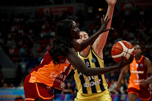 ESP: Galatasaray Cagdas Faktoring v Fenerbahce Opet. Final game Euroleague Women Final Six 2026 Awak Kuier and Breanna Stewart during the Euroleague Women final game between Galatasaray Cagdas Faktoring and Fenerbahce Opet played at Principe Felipe Arena on April 19, 2026 in Zaragoza, Spain. Zaragoza Spain Basketball Copyright: xDanielxMarzo AgenciaxLOFx
