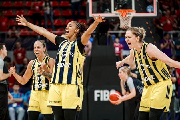 ESP: Galatasaray Cagdas Faktoring v Fenerbahce Opet. Final game Euroleague Women Final Six 2026 Julie Allemand, Iliana Rupert and Emma Messeman during the Euroleague Women final game between Galatasaray Cagdas Faktoring and Fenerbahce Opet played at Principe Felipe Arena on April 19, 2026 in Zaragoza, Spain. Zaragoza Spain Basketball Copyright: xDanielxMarzo AgenciaxLOFx