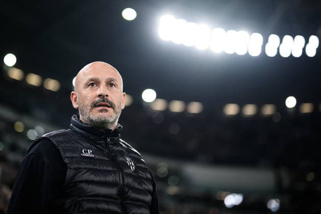 Juventus FC v Bologna FC - Serie A Vincenzo Italiano, head coach of Bologna FC, looks on prior to the Serie A football match between Juventus FC and Bologna FC. Turin Italy Copyright: xNicolòxCampox