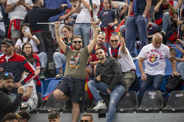 GENOA S SUPPORTERS during Pisa SC vs Genoa CFC, Italian soccer Serie A match in Pisa, Italy, April 19 2026  Copyright: xJacopoxCane IPAxSportx xipa-agency.netx xx IPA_74088590 IPA_Agency_IPA74088590
