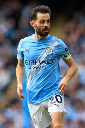 Manchester City v Arsenal, Premier League Bernardo Silva (20) of Manchester City during the Premier League match between Manchester City and Arsenal at the Etihad Stadium, Manchester, UK on 19 April 2026. Manchester Etihad Stadium Manchester UK Editorial use only DataCo restrictions apply See www.football-dataco.com , Copyright: xConorxMolloyx PSI-24102-0197