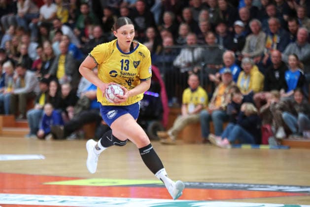 Handball, 2. Alsco HBF: HC Leipzig - SG 09 Kirchhof; 19.04.2026 Laura Klocke (13, HC Leipzig) stürmt nach vorn. 2. Alsco Handball Bundesliga Frauen, HBF, Saison 2025 2026, 24. Spieltag: HC Leipzig vs. SG 09 Kirchhof am 19.04.2026 in der Sporthalle Brüderstraße Leipzig. Copyright: xBEAUTIFULxSPORTS JanxKaeferx