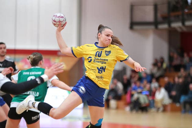 Handball, 2. Alsco HBF: HC Leipzig - SG 09 Kirchhof; 19.04.2026 Emely Theilig (10, HC Leipzig) wirft. 2. Alsco Handball Bundesliga Frauen, HBF, Saison 2025 2026, 24. Spieltag: HC Leipzig vs. SG 09 Kirchhof am 19.04.2026 in der Sporthalle Brüderstraße Leipzig. Copyright: xBEAUTIFULxSPORTS JanxKaeferx