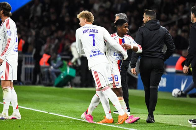 FOOTBALL : Paris Saint Germain vs Olympique Lyonnais - Ligue 1 - JournÃ e 30 - 19 04 2026 Endrick (OL) Adam Karabec (OL) ParisFrance  Copyright: xBaptistexAutissierx