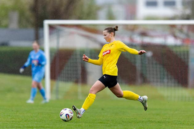 Regionalliga Nordost Frauen: 1. FFV Erfurt vs. 1. FFC Fortuna Dresden; Erfurt; 19.04.2026 Nia Uhlmann ( 5; 1. FFC Fortuna Dresden) Regionalliga Nordost Frauen: 1. FFV Erfurt vs. 1. FFC Fortuna Dresden; Sportforum Johannesplatz Erfurt; 19.04.2026 Copyright: xBEAUTIFULxSPORTS Duehringx