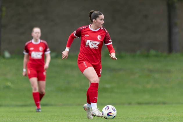 Regionalliga Nordost Frauen: 1. FFV Erfurt vs. 1. FFC Fortuna Dresden; Erfurt; 19.04.2026 Emily Nüßner ( 13; 1. FFV Erfurt) Regionalliga Nordost Frauen: 1. FFV Erfurt vs. 1. FFC Fortuna Dresden; Sportforum Johannesplatz Erfurt; 19.04.2026 Copyright: xBEAUTIFULxSPORTS Duehringx