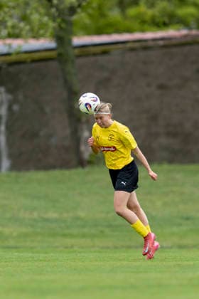 Regionalliga Nordost Frauen: 1. FFV Erfurt vs. 1. FFC Fortuna Dresden; Erfurt; 19.04.2026 Carolin Hänichen ( 16; 1. FFC Fortuna Dresden) Regionalliga Nordost Frauen: 1. FFV Erfurt vs. 1. FFC Fortuna Dresden; Sportforum Johannesplatz Erfurt; 19.04.2026 Copyright: xBEAUTIFULxSPORTS Duehringx