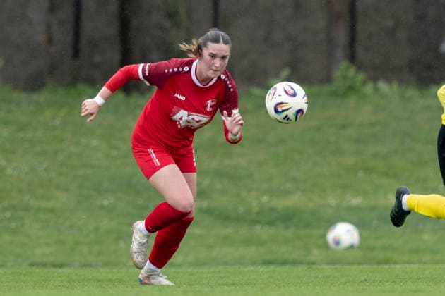 Regionalliga Nordost Frauen: 1. FFV Erfurt vs. 1. FFC Fortuna Dresden; Erfurt; 19.04.2026 Emily Nüßner ( 13; 1. FFV Erfurt) Regionalliga Nordost Frauen: 1. FFV Erfurt vs. 1. FFC Fortuna Dresden; Sportforum Johannesplatz Erfurt; 19.04.2026 Copyright: xBEAUTIFULxSPORTS Duehringx