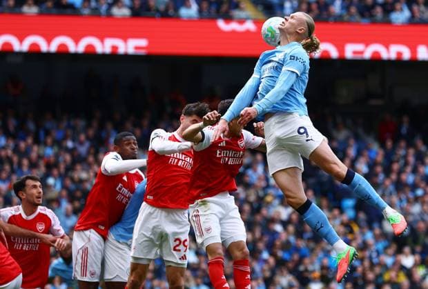 Erling Haaland of Manchester City Manchester City v Arsenal, Premier League, Football, Etihad Stadium, Manchester, UK - 19 Apr 2026Manchester Etihad Stadium United Kingdom EDITORIAL USE ONLY No use with unauthorised audio, video, data, fixture lists, club league logos or live services. Online in-match use limited to 120 images, no video emulation. No use in betting, games or single club league player publications.  Copyright: xMattxWest Shutterstockx 16836204di