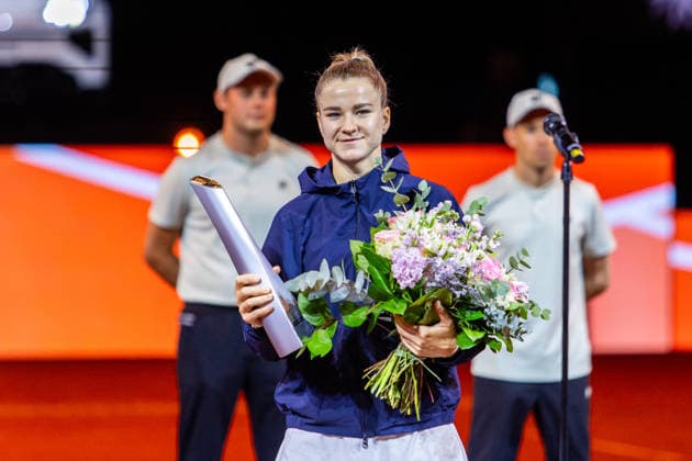 19.04.26 Porsche Tennis Grand Prix Stuttgart Deutschland, Stuttgart, 19.04.2026, Tennis, Porsche Tennis Grand Prix Stuttgart: Karolina Muchova (Tschechien), mit Pokal, Jubel.