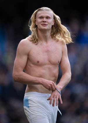 Manchester City v Arsenal - Premier League MANCHESTER, ENGLAND - APRIL 19: Erling Haaland of Manchester City after the Premier League match between Manchester City and Arsenal at Etihad Stadium on April 19, 2026 in Manchester, England. Erling Haaland Manchester Etihad Stadium England United Kingdom Copyright: xVisionhausx 776340684