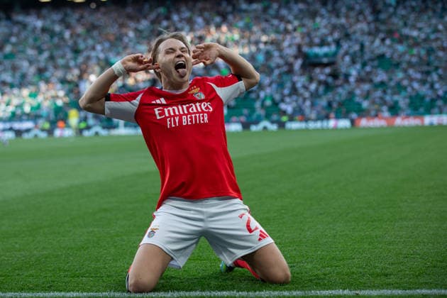 April 19, 2026, Lisbon, Lisbon, Portugal: Benfica forward from Norway ANDREAS SCHJELDERUP (21) celebrating after scoring a goal during the game of Matchday 30 of the Liga Portugal Betclic between Sporting and Benfica at Estadio Jose de Alvalade Lisbon Portugal - ZUMAs359 20260419_zsp_s359_009 Copyright: xAlexandrexdexSousax