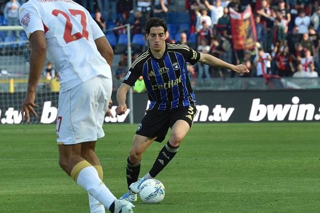CALCIO - Serie A - Pisa SC vs Genoa CFC Samuele Angori (Pisa) during Pisa SC vs Genoa CFC, Italian soccer Serie A match in Pisa, Italy, April 19 2026 Pisa Italy  Copyright: xIPAxSport ABACAx