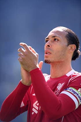 Everton v Liverpool, Premier League Virgil van Dijk of Liverpool during the Everton v Liverpool Premier League match at the Hill Dickinson Stadium, Liverpool, England on 19 April 2026 Credit: Ben Roberts Every Second Media Editorial use only. All images are copyright Every Second Media Limited. No images may be reproduced without prior permission. All rights reserved. Premier League and Football League images are subject to licensing agreements with Football DataCo Limited. see https: www.football-dataco.com Copyright: xIMAGO EveryxSecondxMediax ESM-1928-0079 BenxRobertsx xEveryxSecondxMediax
