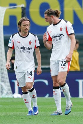 April 19, 2026, Verona, Italy: Adrien Rabiot of AC Milan talk to Luka Modric of AC Milan during the Italian Serie A soccer match Hellas Verona vs AC Milan at Marcantonio Bentegodi Stadium..Final score Hellas Verona 0: 1 AC Milan A Soccer Match Hellas Verona Vs AC Milan At Marcantonio Bentegodi Stadium  - ZUMAs197 20260419_aaa_s197_178 Copyright: xEmanuelexPennacchiox