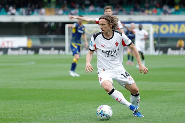 April 19, 2026, Verona, Italy: Luka Modric of AC Milan seen in action during the Italian Serie A soccer match Hellas Verona vs AC Milan at Marcantonio Bentegodi Stadium..Final score Hellas Verona 0: 1 AC Milan A Soccer Match Hellas Verona Vs AC Milan At Marcantonio Bentegodi Stadium  - ZUMAs197 20260419_aaa_s197_228 Copyright: xEmanuelexPennacchiox