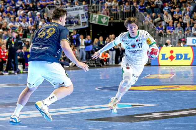 19.04.2026, xsscx, Handball, DHB-Pokal Lidl Final4, Finale, Füchse Berlin - Bergischer HC, Saison 2025 2026 Herren, Lanxess Arena, Köln: Aron Seesing (Bergischer HC 49) im Zweikampf gegen Nils Lichtlein (Füchse Berlin 17) Photo: xSandraxScherningxPressefotoKochx Nordrhein-Westfalen Deutschland