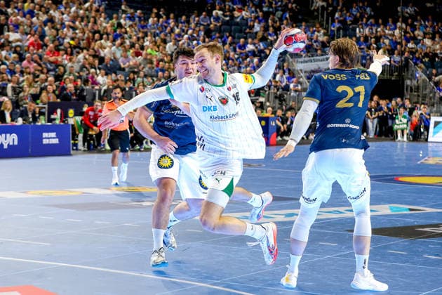 19.04.2026, xsscx, Handball, DHB-Pokal Lidl Final4, Finale, Füchse Berlin - Bergischer HC, Saison 2025 2026 Herren, Lanxess Arena, Köln: Mathias Gidsel (Füchse Berlin 19) beim Wurf Photo: xSandraxScherningxPressefotoKochx Nordrhein-Westfalen Deutschland