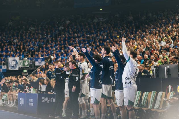 19.4.2026, Handball, Lidl, Final Four, Finale, Endspiel, Köln, Lanxess Arena, Bergischer HC, Füchse Berlin, 2026 Die Bank der Berliner Füchse jubelt Lanxess Arena, Köln Nordrhein-Westfalen Deutschland