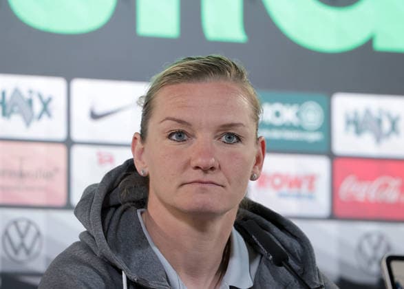 Fussball, Frauen, Saison 2025 2026, 1.Liga, Google Frauen-Bundesliga, VfL Wolfsburg , Pressekonferenz mit Alexandra Popp (VfL Wolfsburg) DFL REGULATIONS PROHIBIT ANY USE OF PHOTOGRAPHS AS IMAGE SEQUENCES AND OR QUASI-VIDEO.