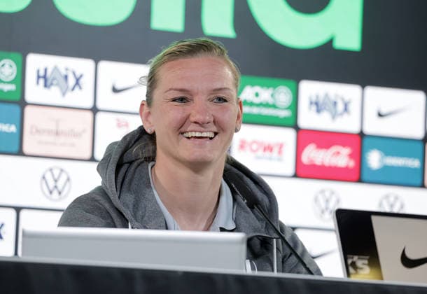 Fussball, Frauen, Saison 2025 2026, 1.Liga, Google Frauen-Bundesliga, VfL Wolfsburg , Pressekonferenz mit Alexandra Popp (VfL Wolfsburg) DFL REGULATIONS PROHIBIT ANY USE OF PHOTOGRAPHS AS IMAGE SEQUENCES AND OR QUASI-VIDEO.