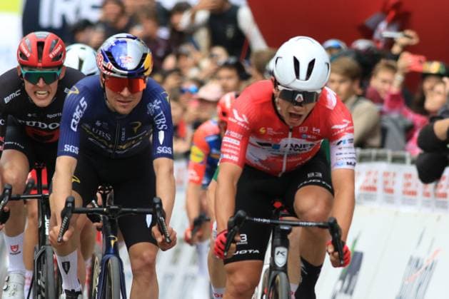 TOUR DES ALPES 2025 - UCI Cycling Race Tour of the Alps Pierre Teyssot MAXPPP ; TOUR DES ALPES 2025 - UCI Cycling Race Tour of the Alps. Innsbruck, Italy on April 20, 2026. Tommaso DATI (ITA) Team UKYO wins the Stage 1, Innsbruck - Innsbruck (144,3 Km). Left, Tom PIDCOCK (GBR) and Tommaso DATI (ITA) Pierre Teyssot Maxppp