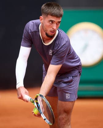 Mutua Madrid Open - Day One Dino Prizmic of Croatia serves against Christopher O™Connell of Australia during the Men™s Singles First Round Qualifying match on day one of the Mutua Madrid Open at Caja Magica on April 20, 2026, in Madrid, Spain. Madrid Caja Magica Madrid Spain RL_MMO2K26_000104 Copyright: xRicardoxLarreinax