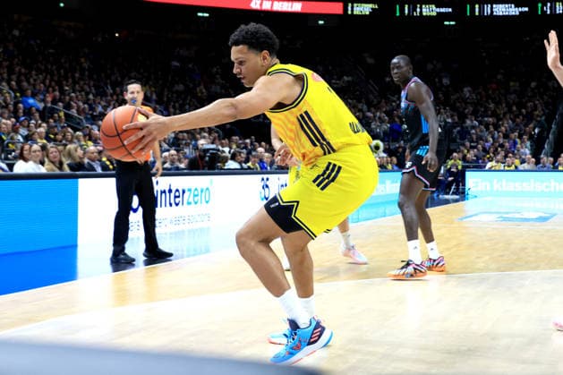 DEU, easyCredit BBL, ALBA vs. Telekom Baskets Bonn, 20.04.2026, Uber-Arena, Berlin, DEU, easyCredit BBL, ALBA vs. Telekom Baskets Bonn, im Bild Michael Rataj (ALBA Berlin 21