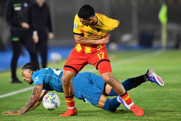 Lecce s Right-back Danilo Veiga (17 US Lecce) and ACF Fiorentina s Left-back Robin Gosens (21 ACF Fiorentina) in action during the Serie A Enilive matchday 33 match between US Lecce and AFC Fiorentina at the Stadio Via del Mare in Lecce, Italy, Monday, April 20, 2026. (Credit Image: Giovanni Evangelista LaPresse)  Copyright: xGiovannixEvangelista LaPressex
