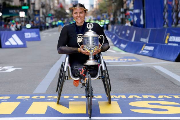 Boston Marathon Winner Eden Rainbow-Cooper of Britain poses with the trophy after the 130th Boston Marathon in Boston, Massachusetts, USA, 20 April 2026. BOSTON MASSACHSETTS UNITED STATES  Copyright: xGREGxM.xCOOPERx