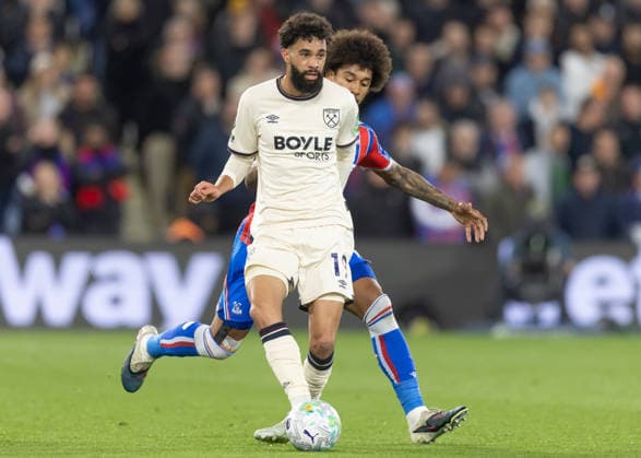 Crystal Palace v West Ham United, Premier League, Football, Selhurst Park, London, UK - 20 Apr 2026 Chris Richards of Crystal Palace FC (26) pressures Pablo of West Ham United (19) London Selhurst Park GBR, UK NEWSPAPERS OUT Copyright: xEllixBirchx
