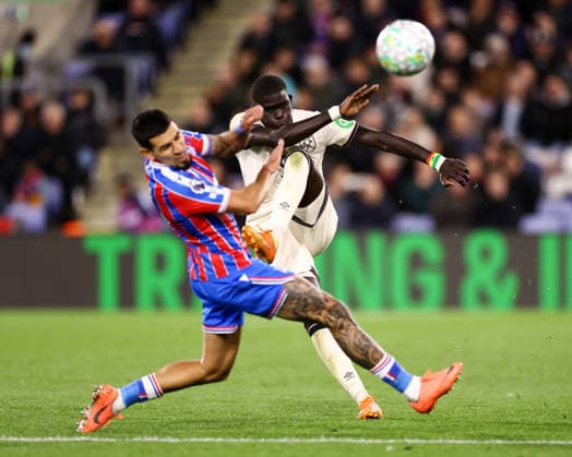 Crystal Palace v West Ham United 20 April 2026, London - Premier League Football - Crystal Palace v West Ham United - El Hadji Malick Diouf of West Ham United and Daniel Munoz of Crystal Palace - Photo: Jacques Feeney Offside. London UK Copyright: xJacquesxFeeneyx xOffsidexOffside