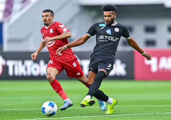 Fußball, Gulf Club CL, Al-Shabab - Zakho SC Zakho vs Al-Shabab AGCFF Gulf Club Champions League Semi-Final Amjed Kadhim (L) of Zakho and Ali Albulayhi of Al-Shabab in action during the AGCFF Gulf Club Champions League Semi-Final football match between IraqÕs Zakho and Saudi ArabiaÕs Al-Shabab at Khalifa International Stadium in Doha, Qatar, on April 19, 2026. DOHA Qatar Copyright: xNOUSHADx