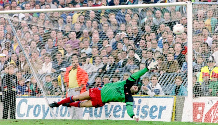 891118 Football, Football League First Division, England 1989-1990, Crystal Palace - Tottenham 2-3: Tottenhams Gary Lineker (not pictured) scores on a penalty on Crystal Palace goalkeeper Nigel Martyn. Photo: BILDBYRAN D159_07 D159_07 scanx Barclays League Div 1 crystal palace tottenham dia bbeng fotboll football soccer football league first division division one division 1 premier league england season 1989-1990 1989-90 1989 90 89 90 89-90 1989 *** 891118 Football, Football League First Division, England 1989 1990, Crystal Palace Tottenham 2 3 Tottenhams Gary Lineker not pictured scores on a penalty on Crystal Palace goalkeeper Nigel Martyn Photo BILDBYRAN D159 07 D159 07 scanx Barclays League Div 1 crystal palace tottenham dia bbeng fotboll football soccer football league first division division one division 1 premier league england season 1989 1990 1989 90 1989 90 1989 90 89 90 89 90 1989  Copyright: BILDBYRAN BB891118BB003