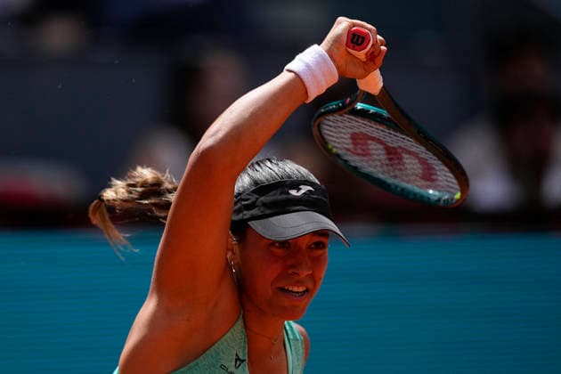 April 21, 2026, Madrid, Madrid, Spain: Jessica Bouzas of Spain plays against Beatriz Haddad Maia of Brazil during the Mutua Madrid Open 2026, ATP, Tennis Herren Masters 1000 and WTA, Tennis Damen 1000, at La Caja Magica on April 21, 2026 in Madrid, Spain. Madrid Spain - ZUMAa181 20260421_zaa_a181_106 Copyright: xOscarxJ.xBarrosox