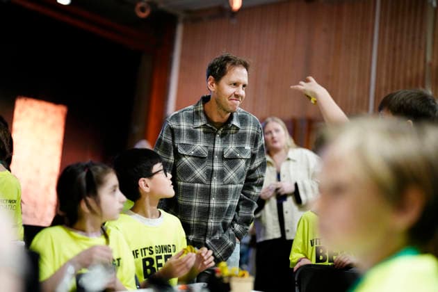 Former Formula 1 World Champion Sebastian Vettel visits Lilla Samskolan, where students demonstrate their environmental work, while in Gothenburg to receive The Perfect World Foundation Award in Gothenburg, Sweden, on April 20, 2026. GÖTEBORG SWEDEN x9200x Copyright: xBjörnxLarssonxRosvall TTx SEBASTIAN VETTEL