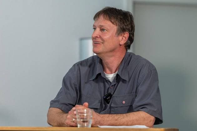 Livestream zum Umbau des Ruhrstadions ** NUR FÜR REDAKTIONELLE ZWECKE ** EDITORIAL USE ONLY **<p>Ralf Ritter ( WAZ ). Livestream zum Umbau des Ruhrstadions am 21.04.2026 in der WAZ-Redaktion in Bochum. Bochum Copyright: JonasxRichter