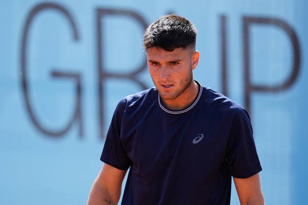 April 21, 2026, Madrid, Madrid, Spain: Pablo Llamas Ruiz of Spain looks on against Elmer Moeller of Denmark during the Mutua Madrid Open 2026, ATP, Tennis Herren Masters 1000 and WTA, Tennis Damen 1000, at La Caja Magica on April 21, 2026 in Madrid, Spain. Madrid Spain - ZUMAa181 20260421_zaa_a181_193 Copyright: xDennisxAgyemanx