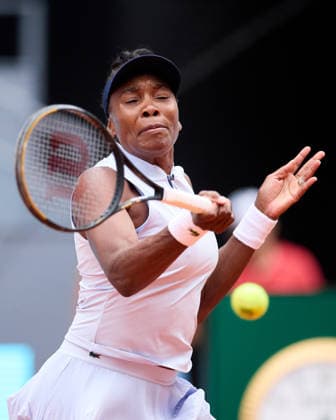 Mutua Madrid Open - Day Two Venus Williams of United States plays a forehand against Kaitlin Quevedo of Spain during the GirlÕs Singles match on day two of the Mutua Madrid Open at Caja Magica on April 21, 2026, in Madrid, Spain. Madrid Caja Magica Madrid Spain RL_MMO2K26_000307 Copyright: xRicardoxLarreinax