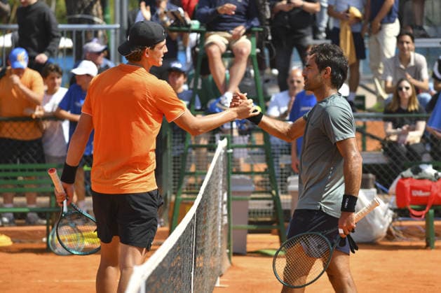TENNIS - Internazionali di Tennis - ATP, Tennis Herren Roma Garden Open Hand-shake beetwen Jacopo Vasami (ITA) at left and Frederico Ferreira Silva (PRT) at the end of theri match - ATP Garden Open - Round of 32 on April 21, 2026 at Tennis Club Garden in Rome, Italy Rome Italy  Copyright: xIPAxSport ABACAx