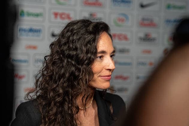 Deutschland: FIBA World Cup Germany 2026 Gruppenauslosung und Hall of Fame Zeremonie, Class of 2026, am 21.04. in Berlin, Kraftwerk: Sue Bird nach der Auslosung in der Mixed Zone Copyright: xSvenxHeidmannx