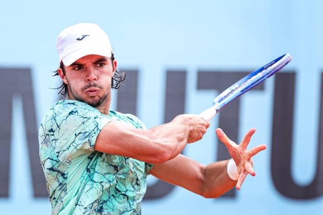 Mutua Madrid Open 2026 - Day 2 Jaime Faria of Portugal competes against Lloyd Harris of South Africa during their Men s Singles match on Day Two of the Mutua Madrid Open at La Caja Magica on April 21, 2026, in Madrid, Spain. Madrid Madrid Spain  Copyright: xMiguelxReisx originalFilename:reis-notitle260421_npcg2.jpg