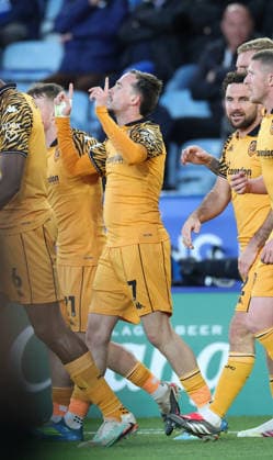 Leicester City v Hull City Sky Bet Championship Liam Millar of Hull City celebrates scoring the first goal during the Sky Bet Championship match at the King Power Stadium, Leicester 21 04 2026 UK Newspapers OUT Copyright: xAndyxSumnerx FIL-23317-0149