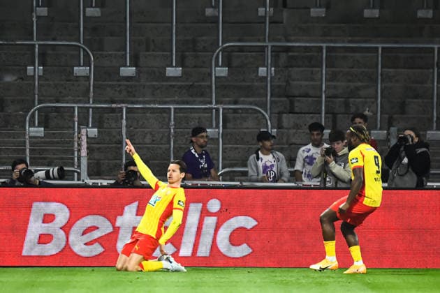 FOOTBALL : RC Lens vs Toulouse FC - Coupe de France - Demi-finale - 21 04 2026 Joie des joueurs du RC Lens aprÃ s le but de Florian Thauvin (RC Lens) LensFrance  Copyright: xBaptistexAutissierx