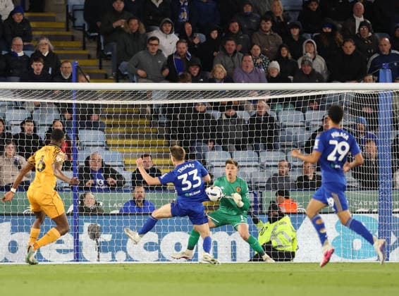 Leicester City v Hull City Sky Bet Championship Luke Thomas of Leicester City scores the second goal during the Sky Bet Championship match at the King Power Stadium, Leicester 21 04 2026 UK Newspapers OUT Copyright: xAndyxSumnerx FIL-23317-0226
